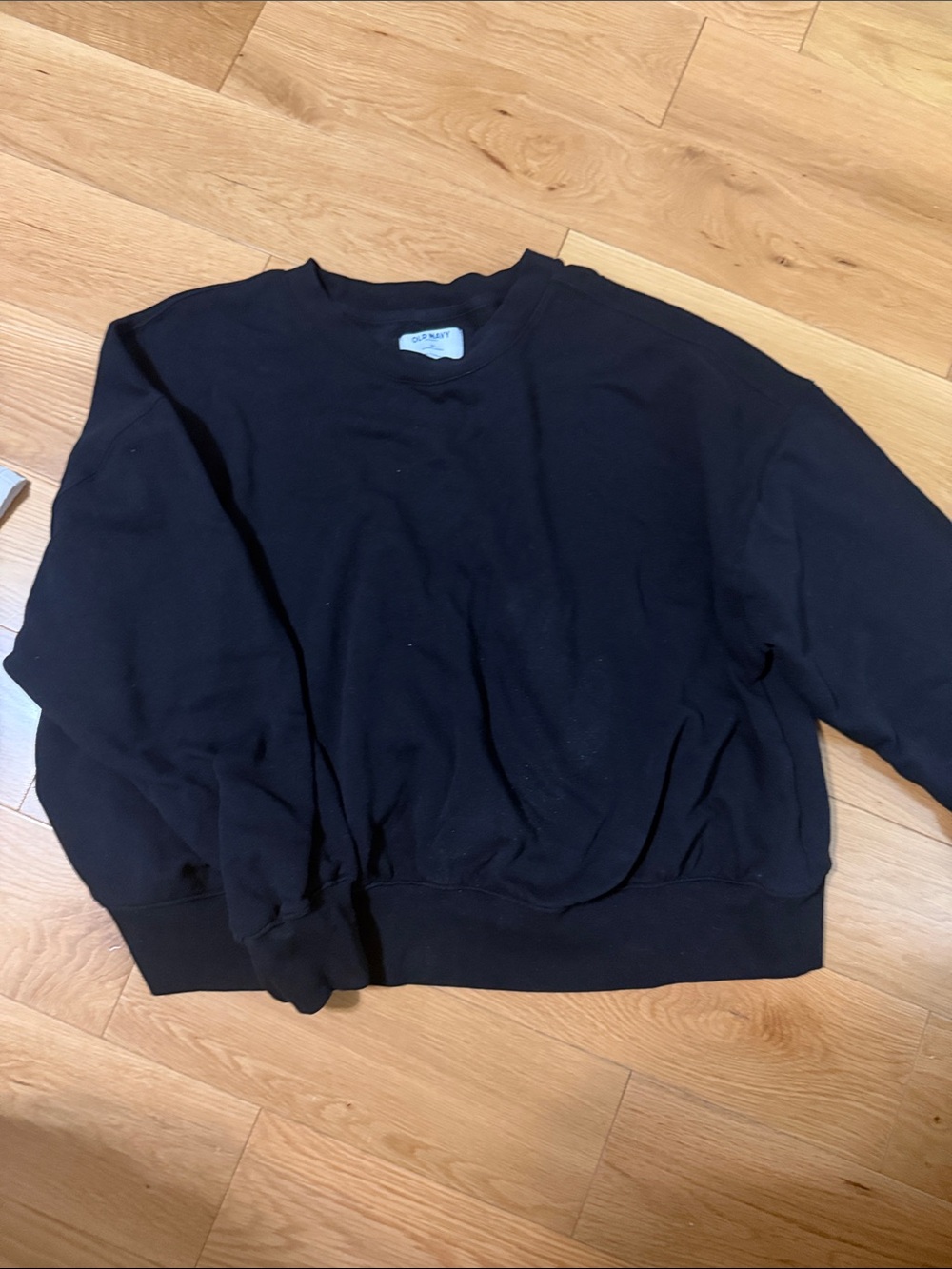 Black Crewneck women’s sweatshirt, Old Navy -